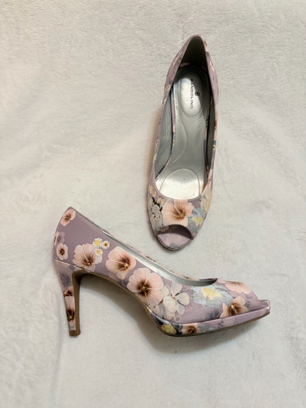 Peep-Toe Floral High Heels in Lavender/Gray